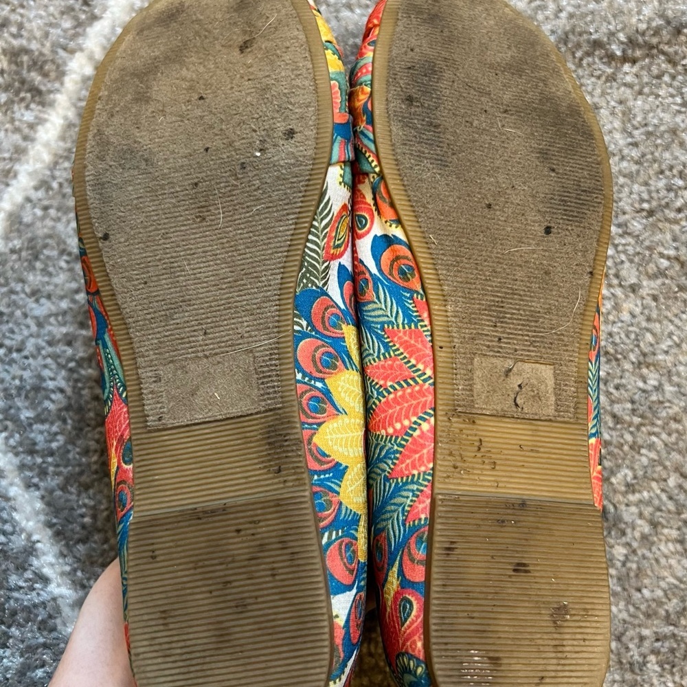 Colorful Women's Peep Toe Flats - Picture 4 of 9